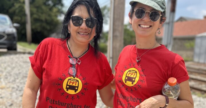 South Hills Riders Learn to Get Around Without the Red Line this Summer // Los pasajeros de South Hills aprenden a trasladarse sin la línea roja este verano